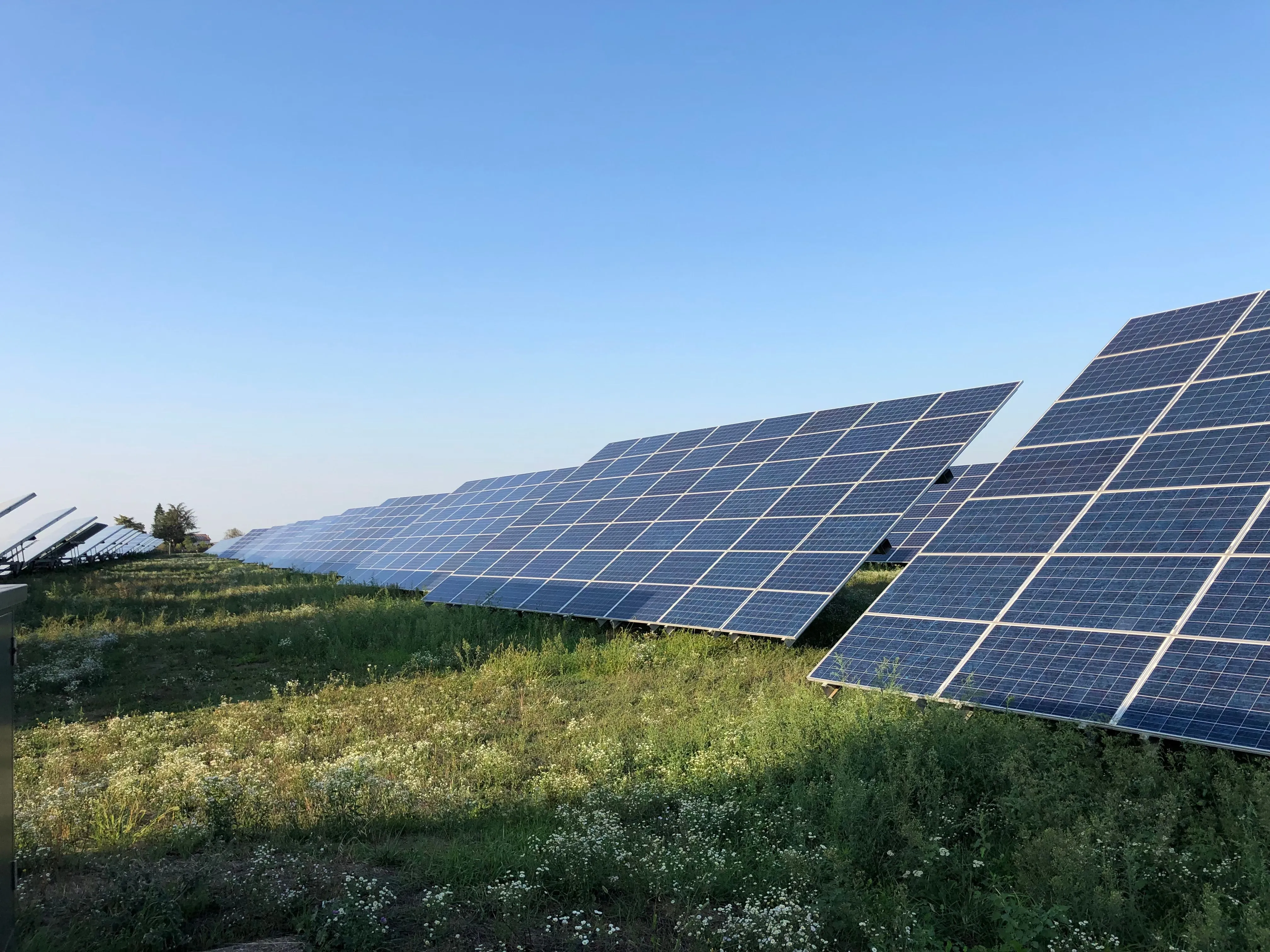 Industrial rooftop solar PV panel installation by Pacific Powertech